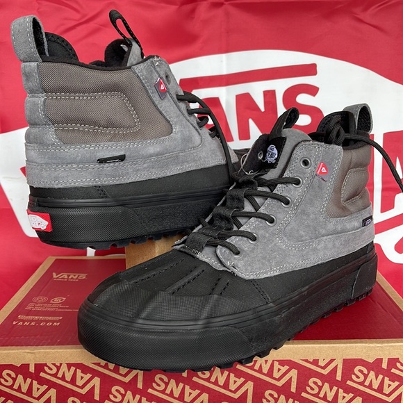 Vans Shoes - Vans WMNS Sk8-Hi Del Pat
Pewter/Black
VN0A5JMNPBQ boots